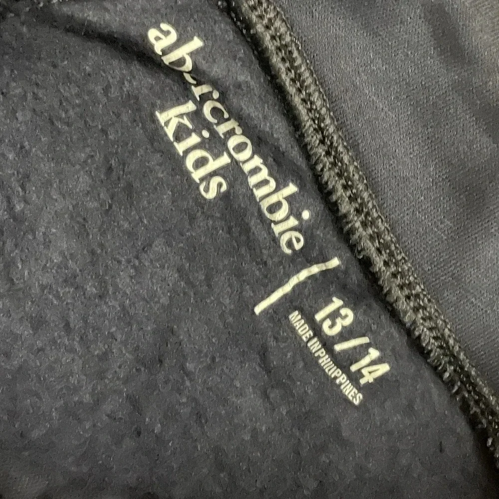 NWT Abercrombie Kids Navy Shorts size 13/14